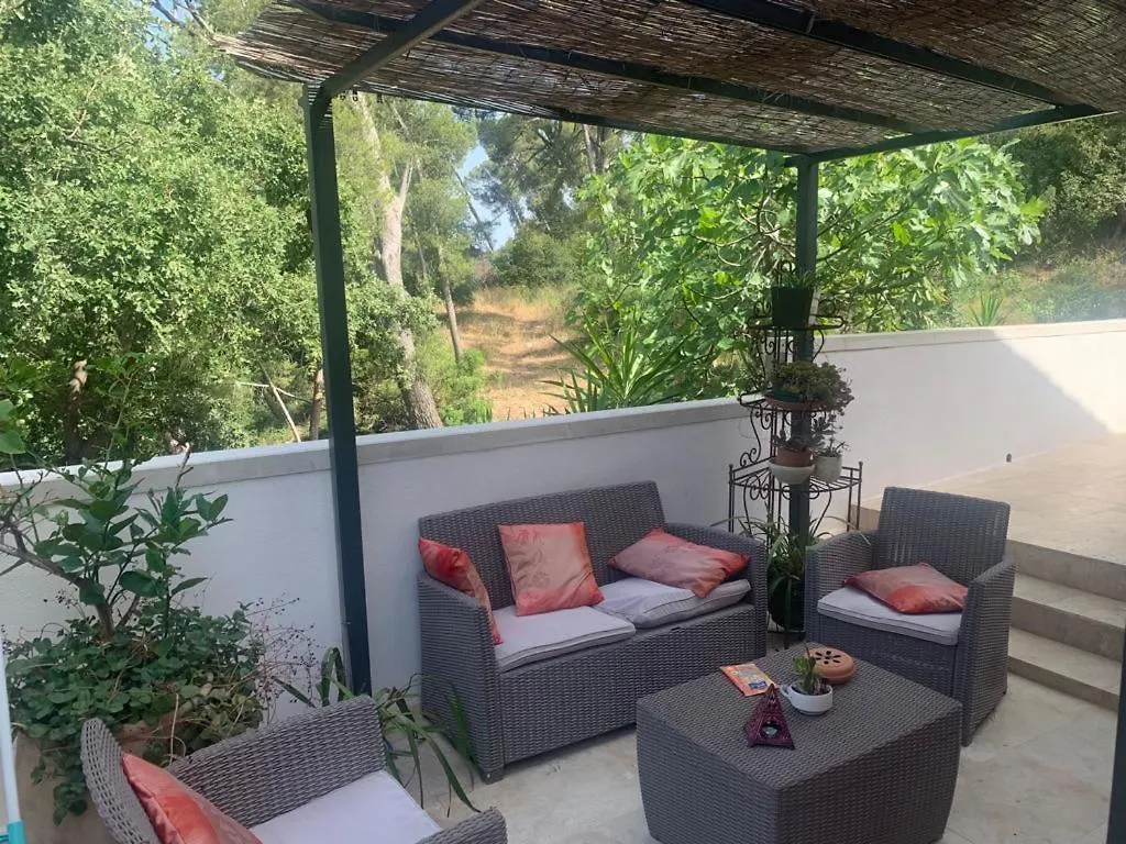Bois Joli Bed & Breakfast Hyeres